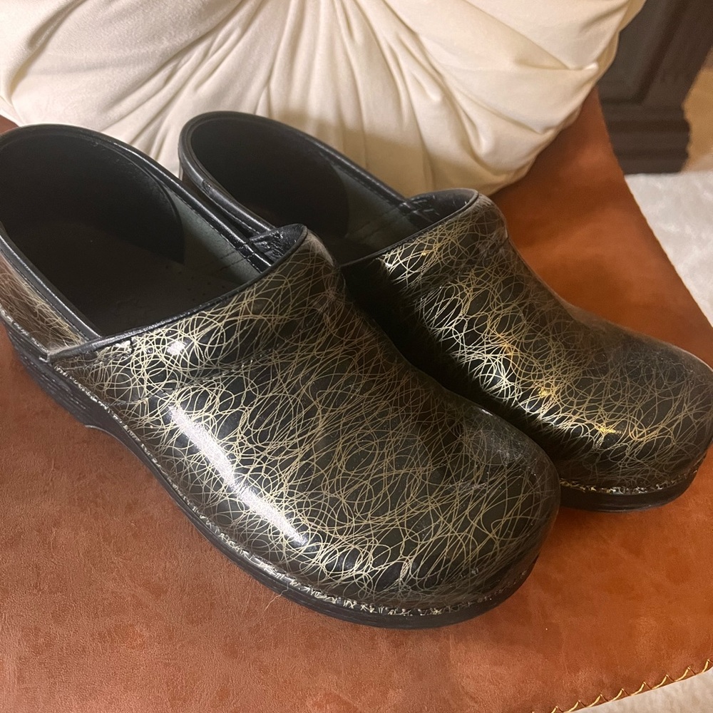 Dansko Black woman size 9 (40) shoes